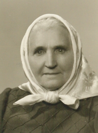 Babička Ludmila, cca 1972