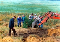 Exhumace zavražděných v Tušti (1993), provedena Rakouským černým křížem