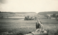 Olga Soldanová s tetou, 1952