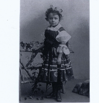 Olga Vojáčková, around 1902 