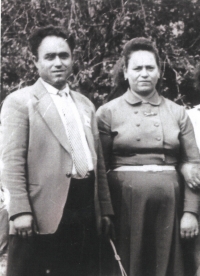 Rodiče Theodoros a Anastasia Lioliosovi