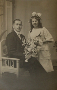 Witness's parents Josef Langer and Anna nee. Ramelt, wedding photography, 1924