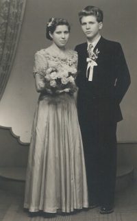 Svatební fotografie rodičů