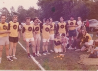 Fotbalové mužstvo "Montreal engineering", Jaroslav třetí zleva, Montreal, 1976