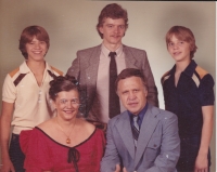 Zleva synové David, Daniel, Jakub, manželka Gita a Jaroslav, Montreal, 1979