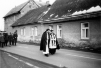 Grandmother's funeral, relatives - the first celebration of mass in front of the extended family, Proseč U Skutče, 1989