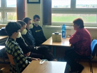 Ladislava Malíková při natáčení vyprávění pro Paměť národa, projekt Příběhy našich sousedů