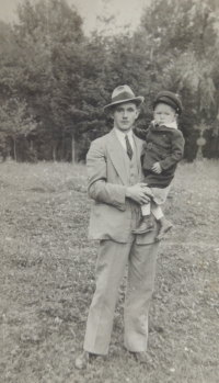 Husband's father Antonín Gajdůšek and husband of witness Jaroslav Gajdůšek at the age of two, Březnice, 1931