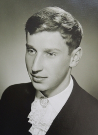 František Sedláček, maturitní foto, 1970
