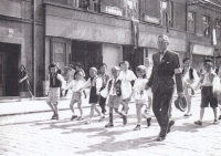 Vilém Hofman (on the right) welcoming the Red Army with his classmates, Jičín, 1945