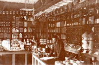 Obchod tchána Aloise Bosáka zevnitř