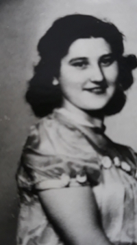 Janka Hamplová, portrét, okolo roku 1944