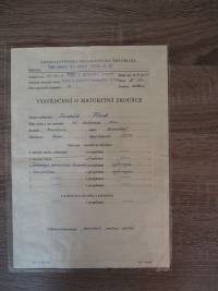 Vysvědčení ze Střední průmyslové školy kamenické