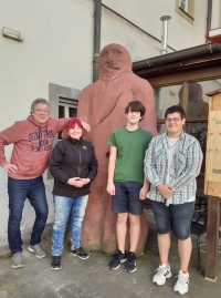 Manželé Stejní s žákovským týmem