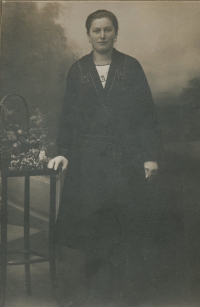 Maminka Anna Čermáková rok před svatbou ve 20 letech