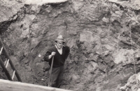 Milan Čejka v době výstavby svého rodinného domu, 80. léta