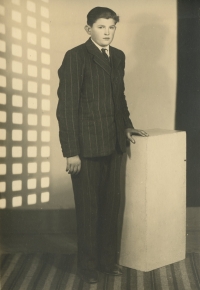Josef Vopařil v roce 1951