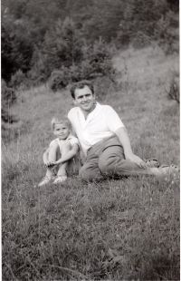 S tatínkem Josefem Suchárem st. na louce na Slovensku, asi 1965