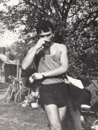 Vladimír Mikan 1966 Mezihoří u Chrasti, po doběhu závodu