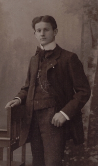 Otec Gustav v roce 1913