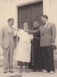 Tatiana a Vladimír Wiesnerovi, narození prvorozeného syna Tomáše, rok 1941, Dubrovnik