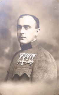 Julius Merta, otec pamětnice 