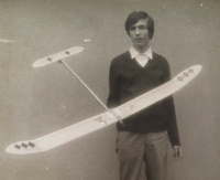 Pavel Kalivoda s vlastním modelem větroně