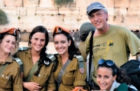 Josef Šamánek jak dobrovolník v týlu Izraelské armády