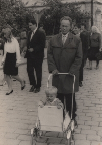 Malý Ladislav Harant s tatínkem