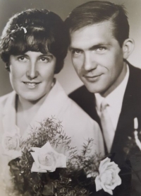 Svatební fotografie  Iva Podušky a jeho ženy, 20. srpna 1966