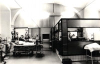 Na stáži v prvním ARO v ČSSR, Nemocnice Na Františku - pohled na centrálu, asi 1969