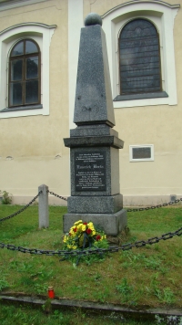 Pomník prvního padlého v prusko-rakouské válce 1866 ve Stráži nad Nisou Emericha Berty v roce 2011