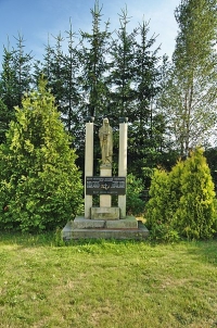 Památník věnovaný vícovským občanům mezi obcemi Suchý a Velenov