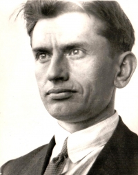 Otec Josef Pokorný (1901-1944), pedagog a výtvarník
