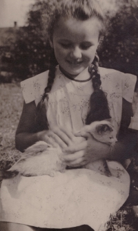 U babičky v Dolní Čermné v Sudetech, 1943
