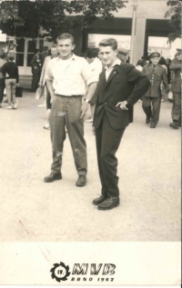 Zdeněk Pernica (on right) during a visit of the Brno fair in 1962