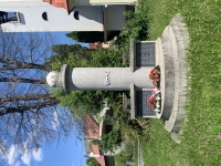pamätník obetiam druhej svetovej vojny a SNP v Kšinnej