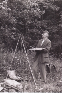 Josef Štainochr while painting in the open air