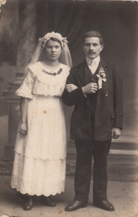 Josefovi rodiče - svatební fotografie (prosinec 1920)