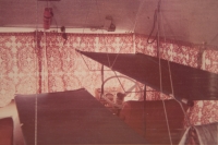 Interiér vlastnoruřně vyrobené dodávky Pechoušových, 70. léta