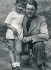 Hynek Bočan with his dad, 1940s