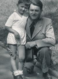 Hynek Bočan s tatínkem, 40. léta