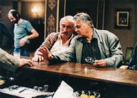 Hynek Bočan s Pavlem Landovským při natáčení filmu