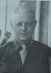 Plukovník Dan Wesely