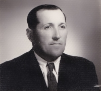 Otec Jakub Přibek asi v roce 1938