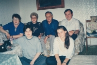 Rodina Přibkova – manželka Božena Přibková, roz. Hájková (vpravo nahoře), dcera Vendula (vlevo dole), Markéta (vpravo dole), Václav Přibek (vpravo nahoře), uprostřed manželé Hájkovi