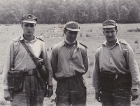 Josef Nekl (vlevo) na vojně