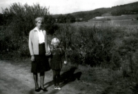S maminkou cestou do školy, 1969
