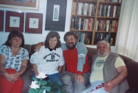 Eliška Wagnerová (vlevo) s Waldemarem Matuškou (uprostřed), Ottawa, 1991