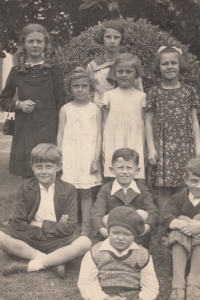 Pavlína Pešková (leftmost in the second row) with children of other employees of the Košice reformatory  